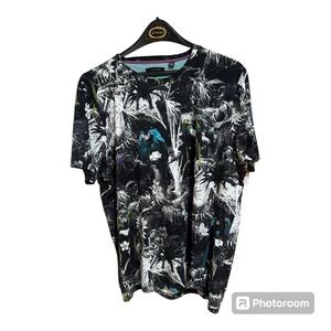 Ted Baker London Tropar‎ Parrot Cotton T-shirt. Men’s Size 6 (2XL).